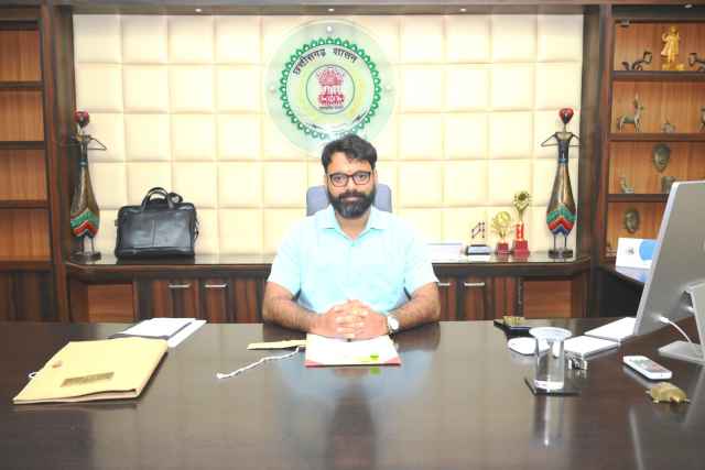 * I.A.S. रोहित व्यास ने जशपुर कलेक्टर का पदभार किया ग्रहण*ऑफिस स्टॉफ ने किया स्वागत* 1 1002531229
