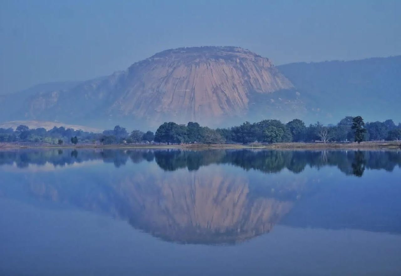 वर्ल्ड रिकार्ड: विश्व का सबसे बड़ा प्राकृतिक प्रतिकृति शिवलिंग बना मधेश्वर पर्वत,गोल्डन बुक ऑफ वर्ल्ड रिकार्ड ने सीएम साय को दिया सर्टिफिकेट 1 IMG 20241211 WA0010