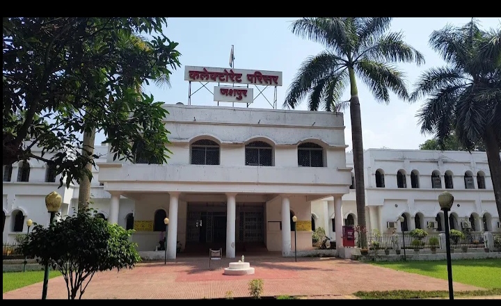 # जशपुर कलेक्टर का युगांतकारी निर्णय: 70 साल बाद पहाड़ी कोरवाओं को मिलेगी उनकी ‘माटी’, छल से कब्जाई 31 एकड़ जमीन वापसी का आदेश